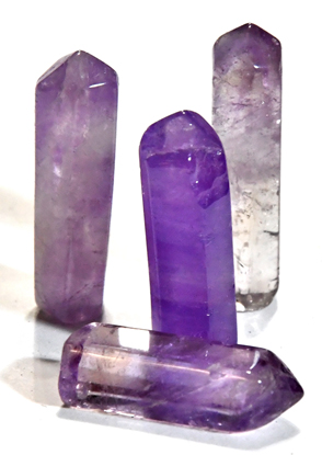 (image for) 2 1/2"+ Amethyst obelisk